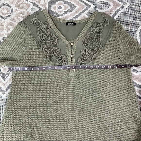 Miss Me Waffle Knit Hanley Oversized Crochet Top Women’s Size Small Boho - Picture 12 of 14